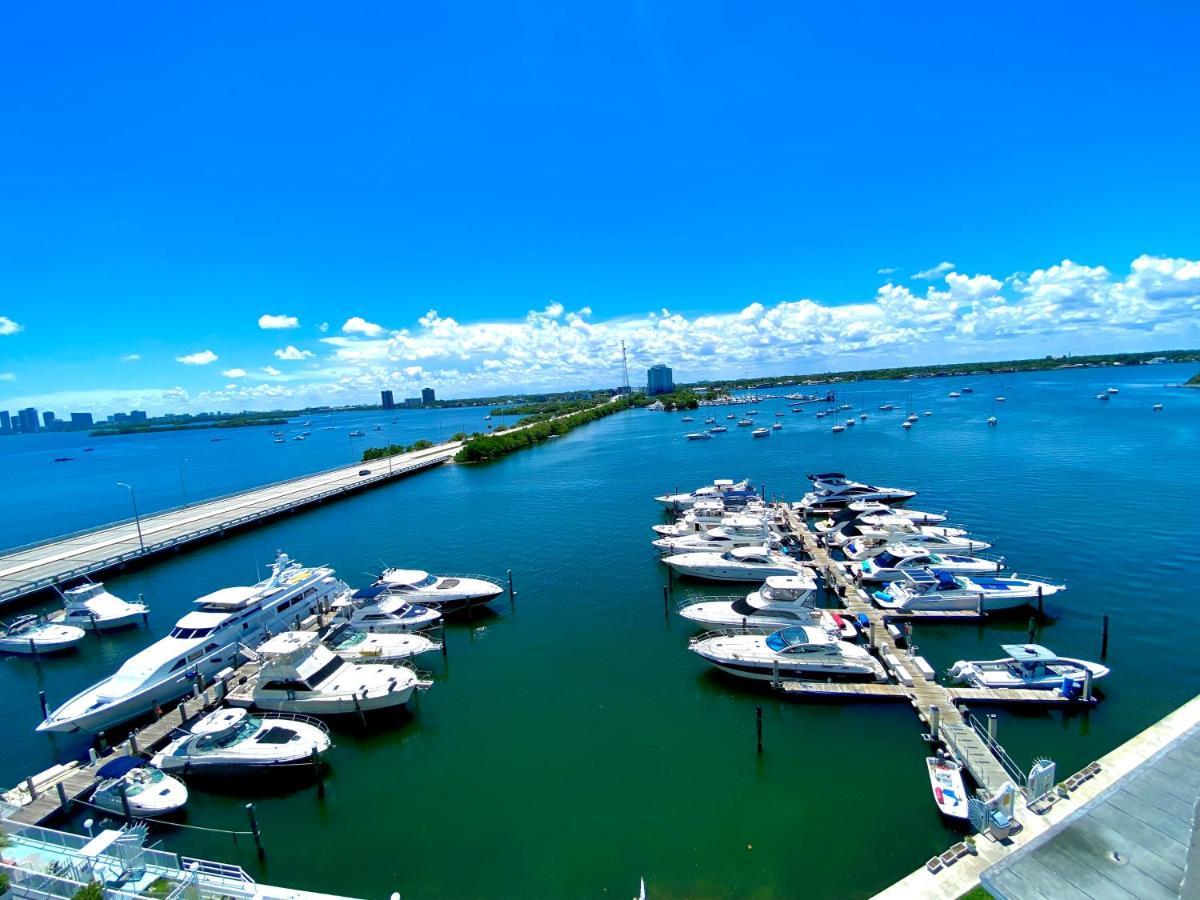 Premium Modern Waterfront Apartment With Miami Skyline View On The Bay 5 Mins Drive To Miami Beach With Free Parking Kültér fotó