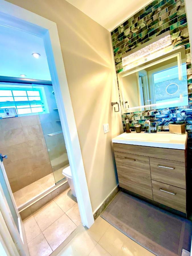 Premium Modern Waterfront Apartment With Miami Skyline View On The Bay 5 Mins Drive To Miami Beach With Free Parking Kültér fotó