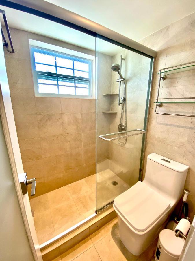 Premium Modern Waterfront Apartment With Miami Skyline View On The Bay 5 Mins Drive To Miami Beach With Free Parking Kültér fotó